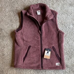 The North Face women’s Campshire fleece Vest - maroon XL